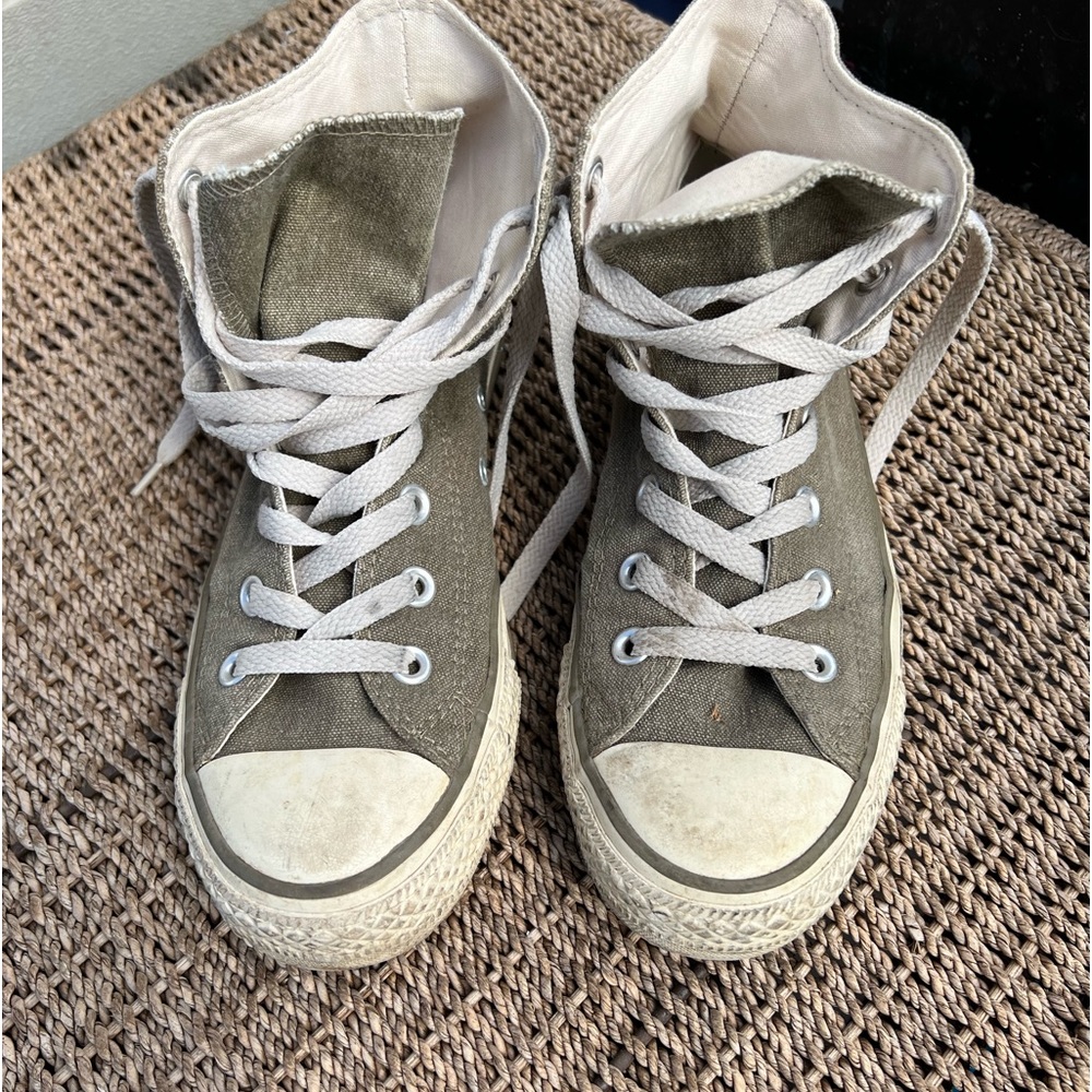 It's in good condition it's gray and white and clean